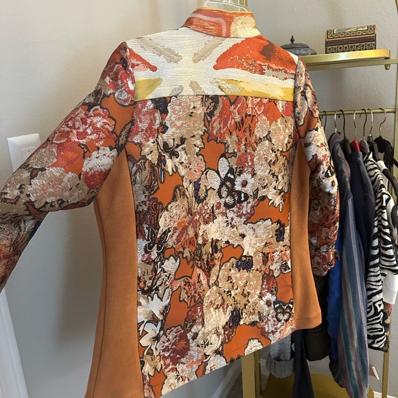 Beautiful Berek jacket - Picture 2 of 4